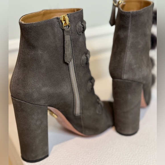 Who says Winter Boots Are Ugly?? NOT THESE! Aquazzura Grey Suede With Fur Boots - Picture 5 of 7
